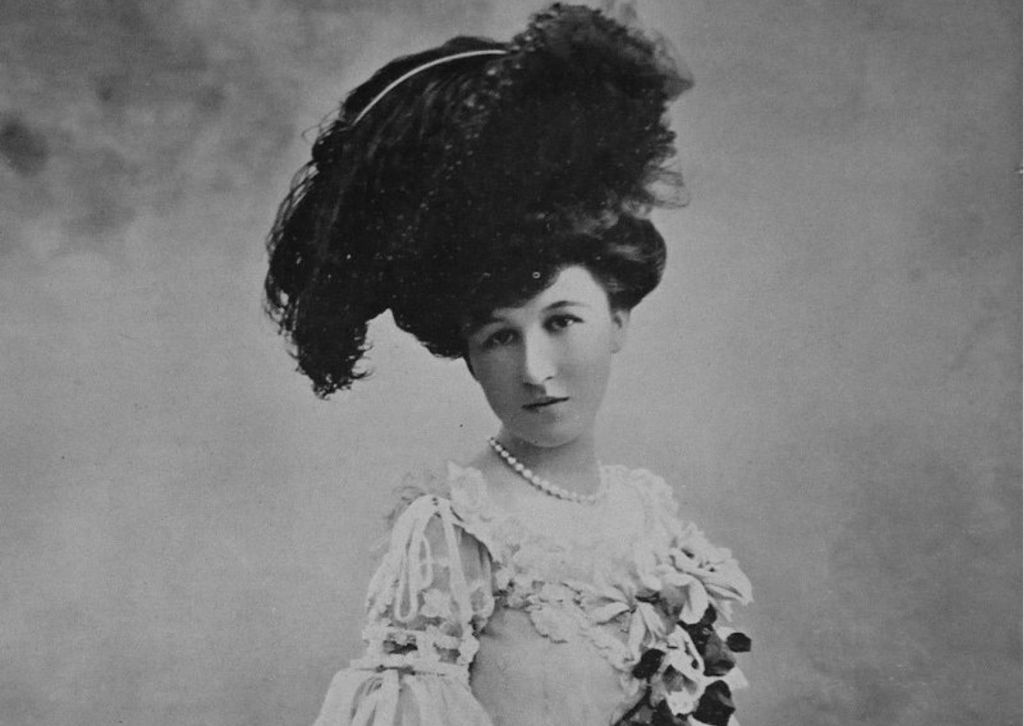 duchess may floors castle love story